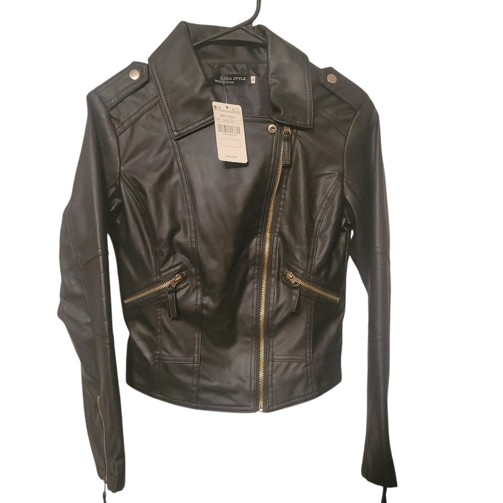 NWT Black Faux Leather Moto Jacket Gold Zip Cropped Biker Small Edgy Chic - Picture 9 of 11